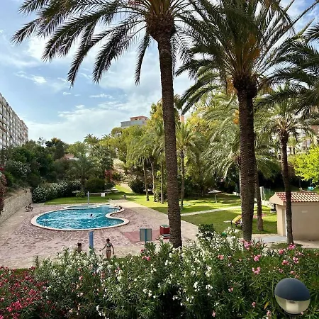 Sea Breeze Escape Apartment *