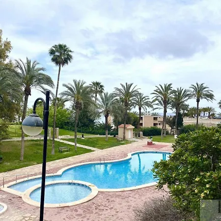 Sea Breeze Escape Apartment *